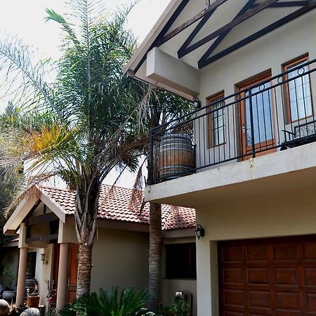At Olive Guesthouse Vanderbijlpark Exteriör bild